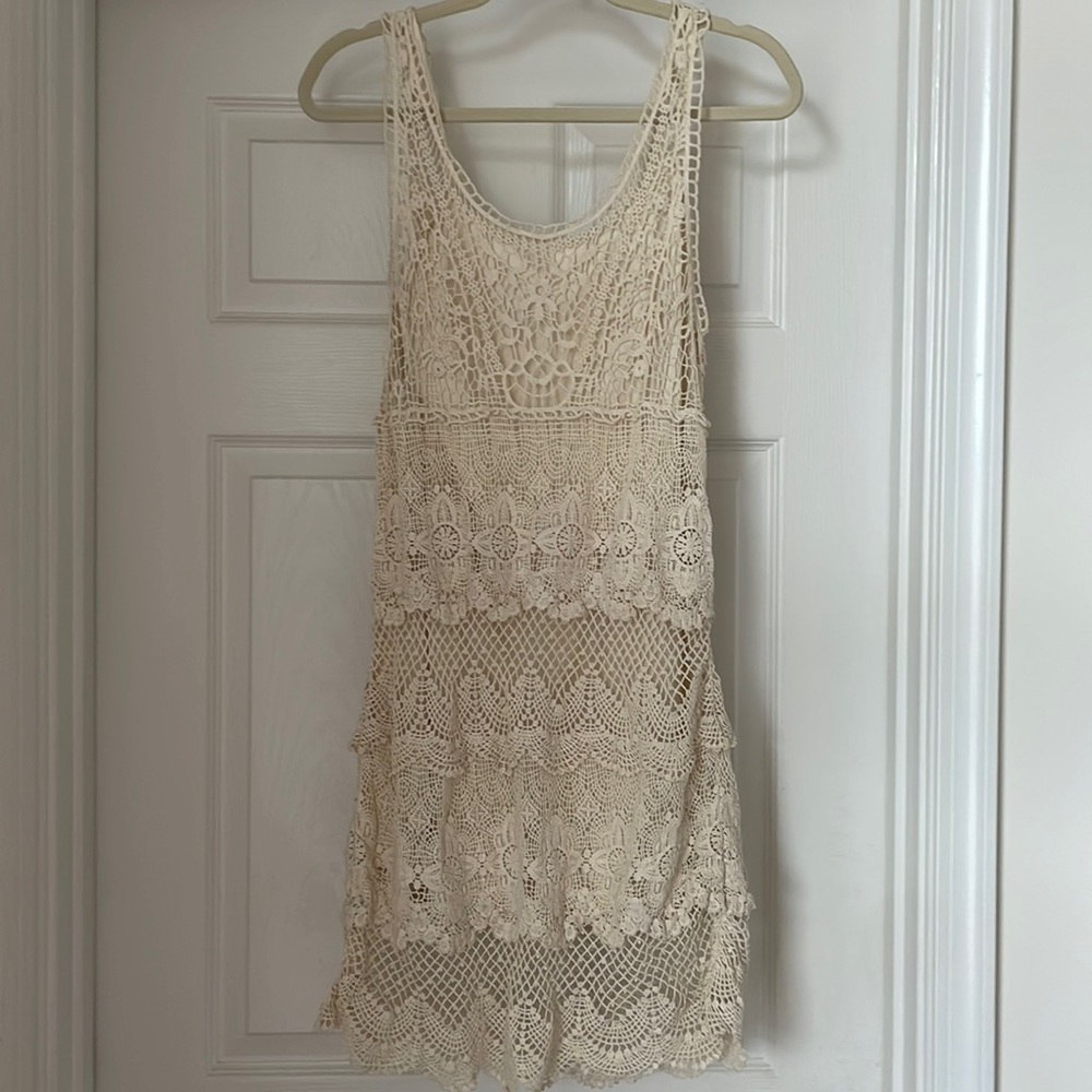 Cream lace American Eagle dress. Size small.